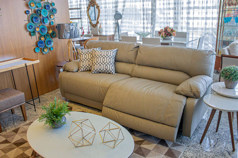 Tem um sofá em couro? Descubra os cuidados que ele merece.